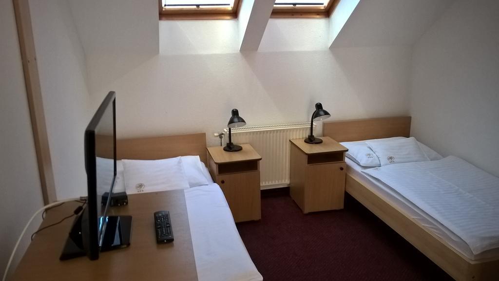 Hotel Thelena Tolna Экстерьер фото
